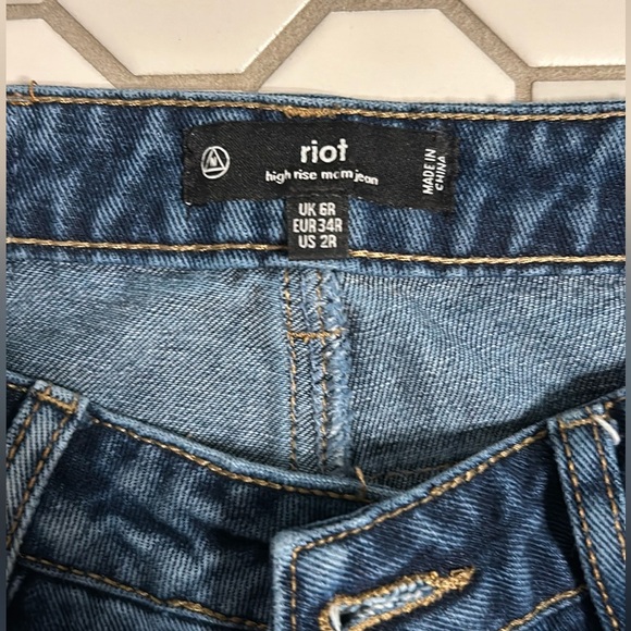 Misguided Riot Tonal Colorblock Mom Jeans - Picture 4 of 4